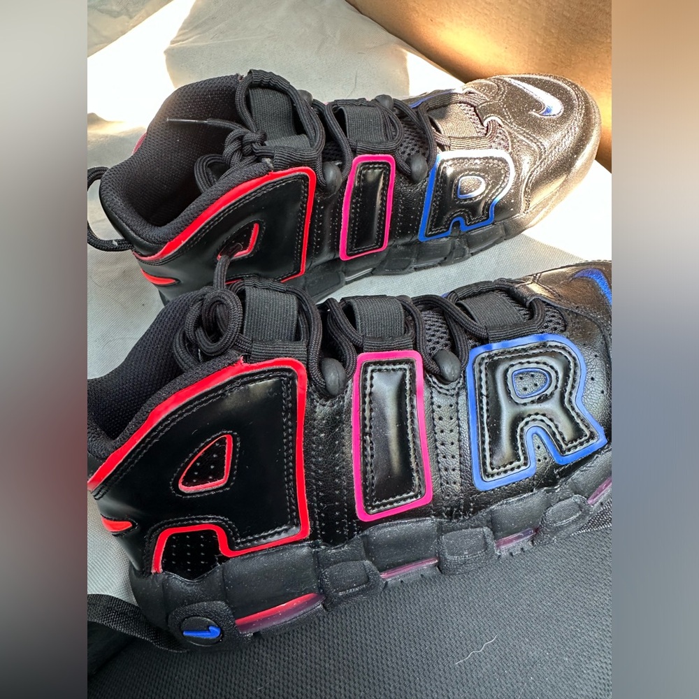 Mens size 7 Nike Air Black Bright Crimson 001